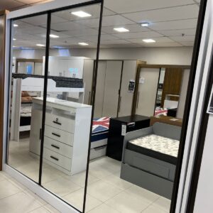 Guarda-Roupa Casal com Espelho Sollo Cor Branco – Porta toda espelhada